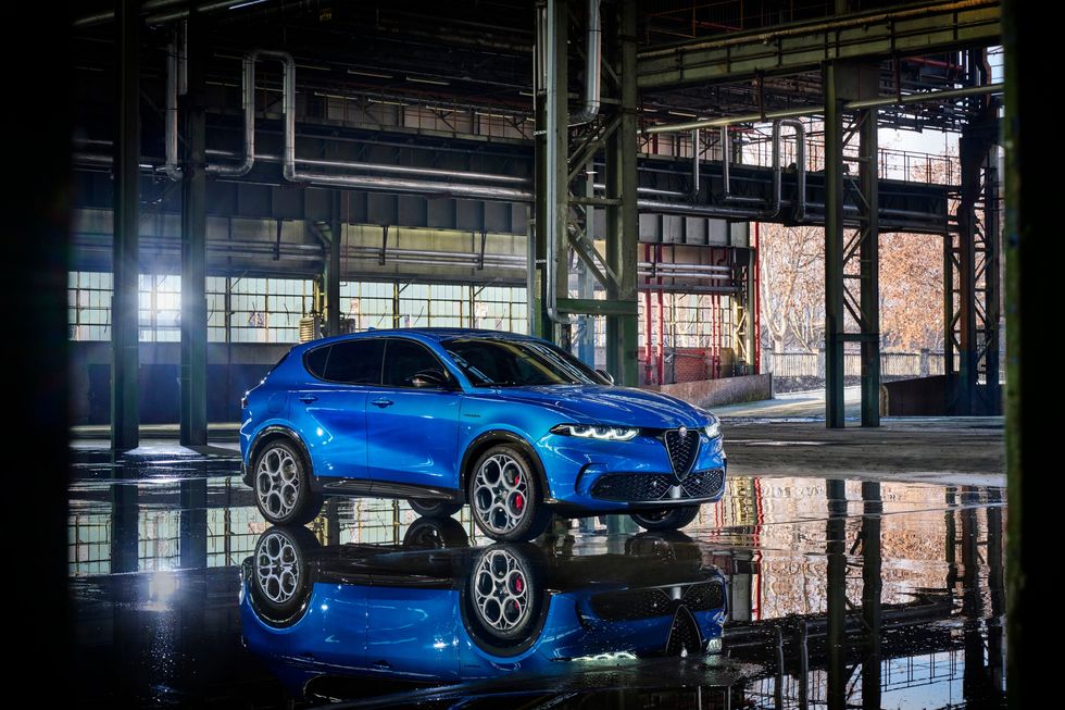 2024 Alfa Romeo Tonale: A Striking Tragedy of Lost Potential in the Luxury Crossover Realm