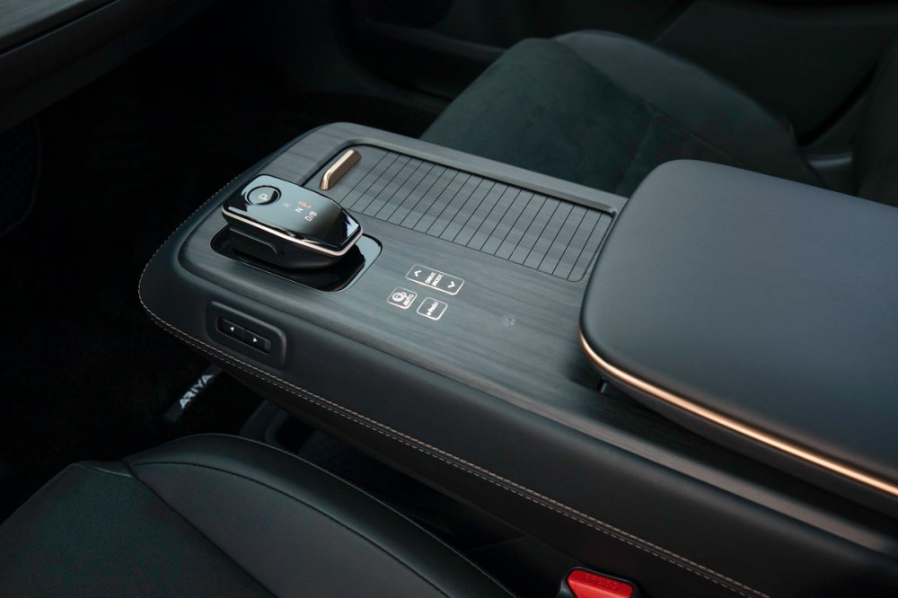 2023_nissan_ariya_platinum__e-4orce_awd_test_drive_review_7