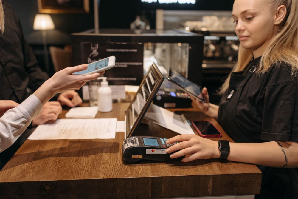 Russian Banks Accelerate Digital Ruble Integration Across Mobile Platforms